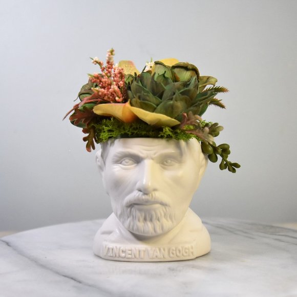 UNIQUE! Vincent Van Gogh bust planter filled with Sola wood succulents - Picture 2 of 10